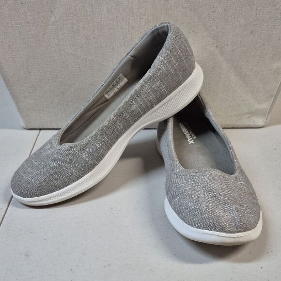 Skechers Women's 8 Gray Slip-On Shoes - Picture 1 of 7